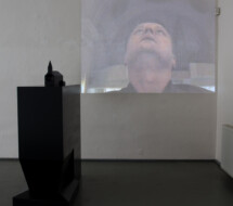 Anton Čierny- Hostia za Jozefa T., 2006, videoinštalácia