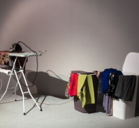 Ladislav Čarný - Žehlenie pre mužov (z cyklu Domáce práce pre mužov), 2004