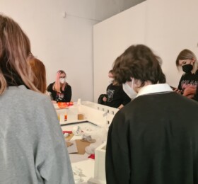 SŠUP / Komentovaná prehliadka a workshop / Stano Masár - Ako čítať skutočnosť?
