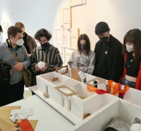 SŠUP / Komentovaná prehliadka a workshop / Stano Masár - Ako čítať skutočnosť?